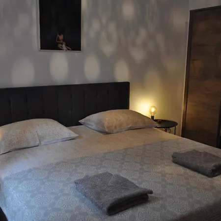 ヴィラ Kamenjak Volme, Cousy House With Pool