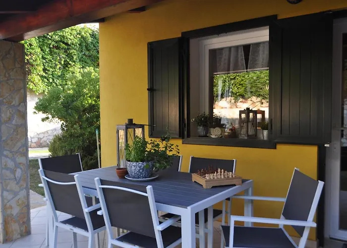 Kamenjak Volme, Cousy House With Pool Vila