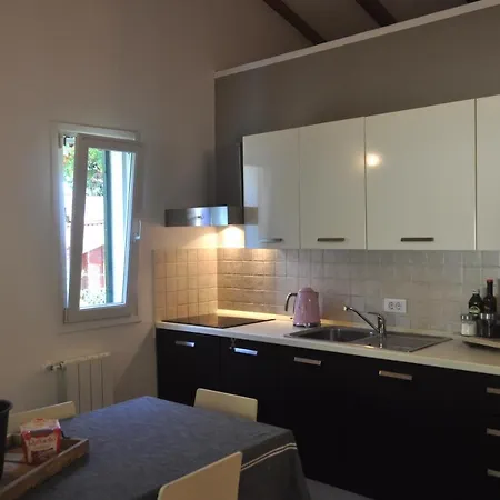 Vila Kamenjak Volme, Cousy House With Pool Banjole