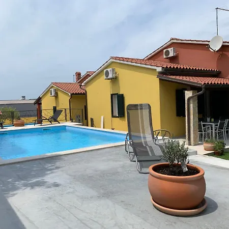 Kamenjak Volme, Cousy House With Pool