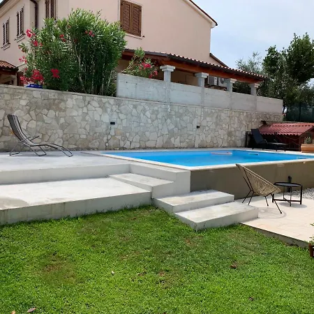 Kamenjak Volme, Cousy House With Pool Banjole