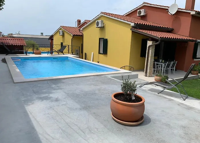 Kamenjak Volme, Cousy House With Pool * 반졸레